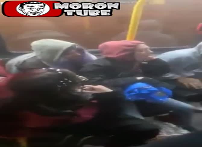 Video :WTF - He uses pyrotechnics to break up a brawl in the metro